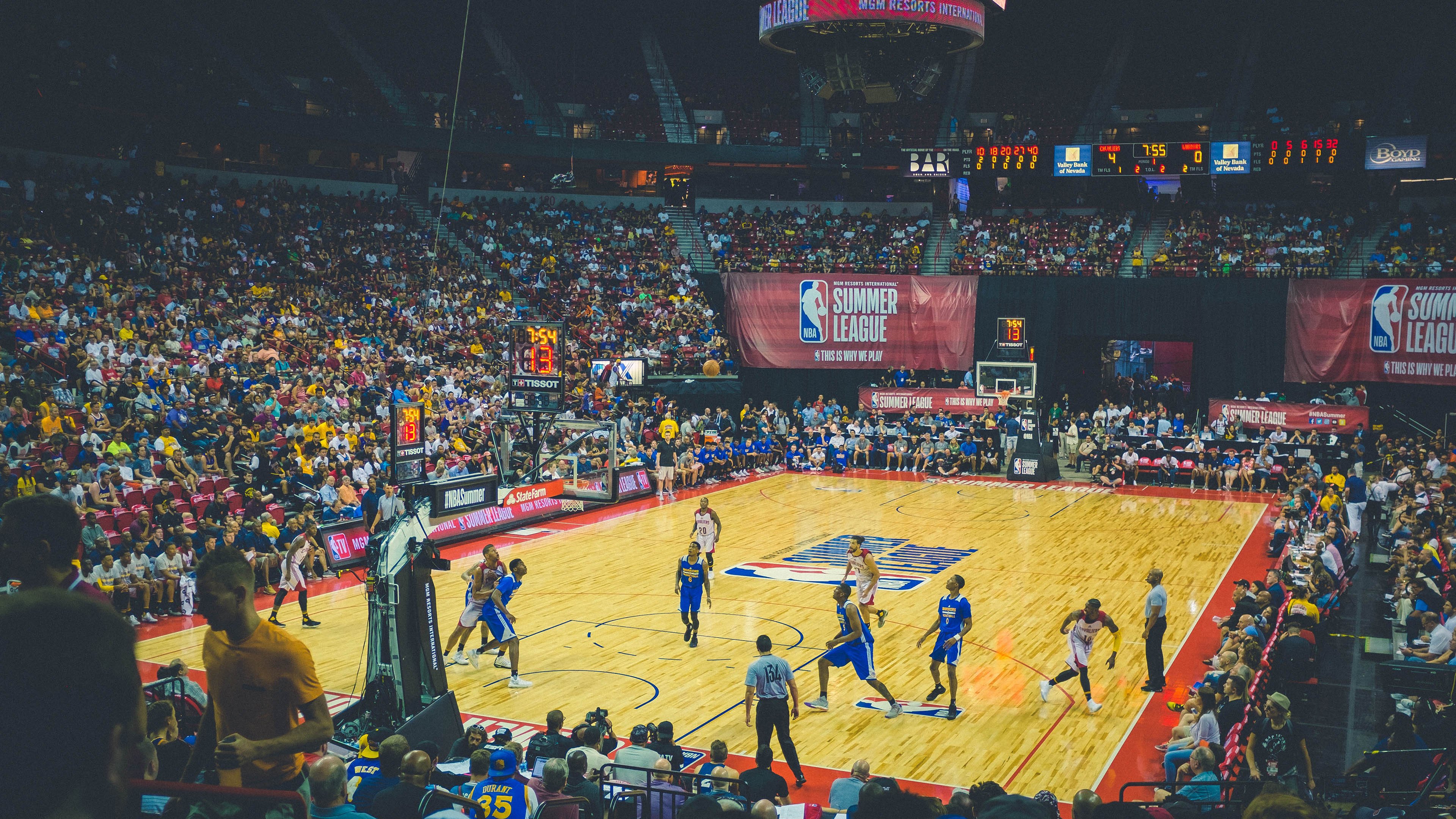 体育新闻中心早间快讯上线,体育频道早间新闻