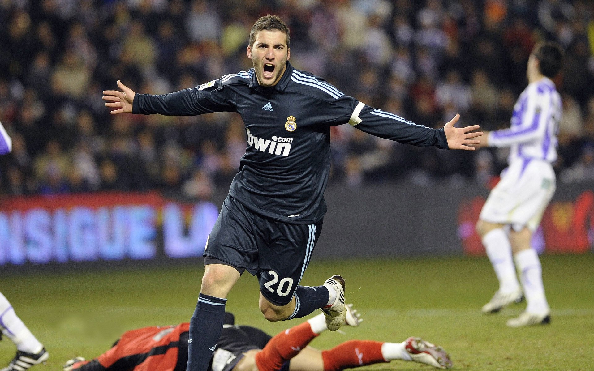 德甲极速攻防：快节奏比赛令人目眩神迷，德甲最快进球